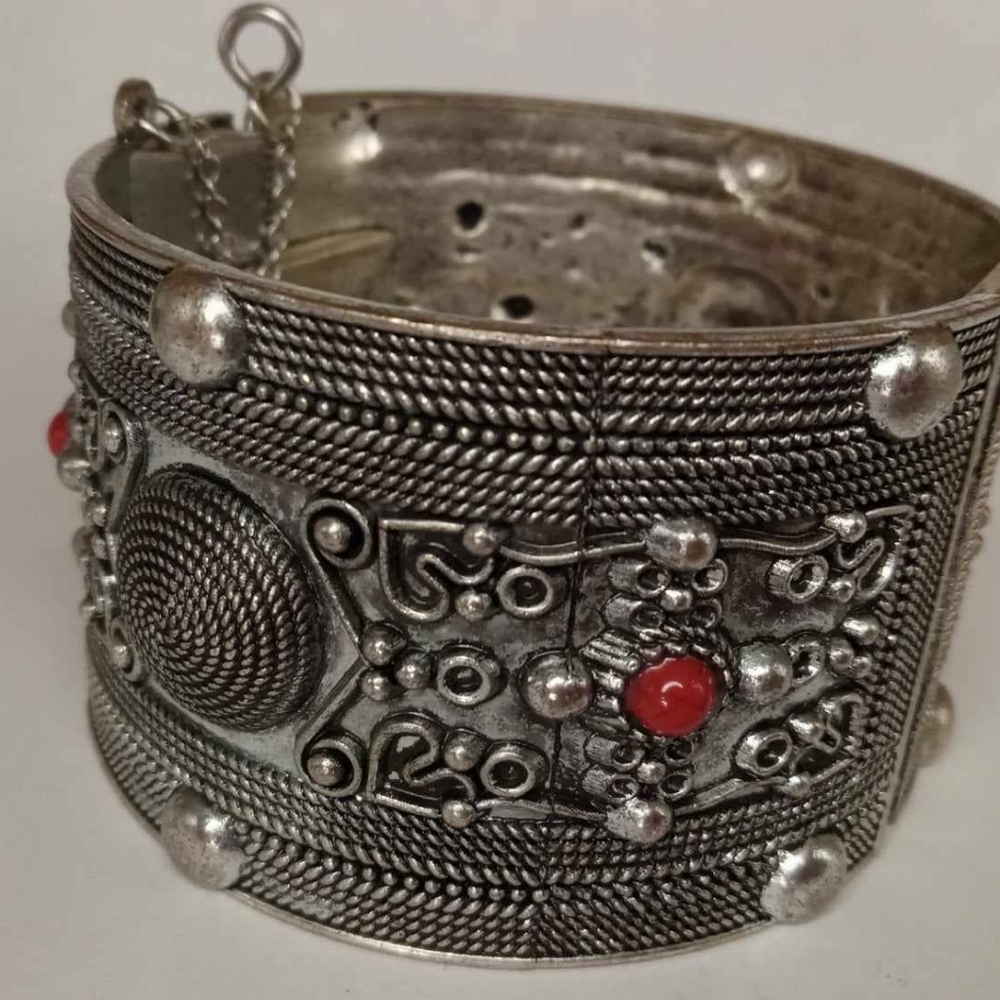 Silver tone Filigree Red kabyle Berber north African Algerian cuff Bracelet VTG